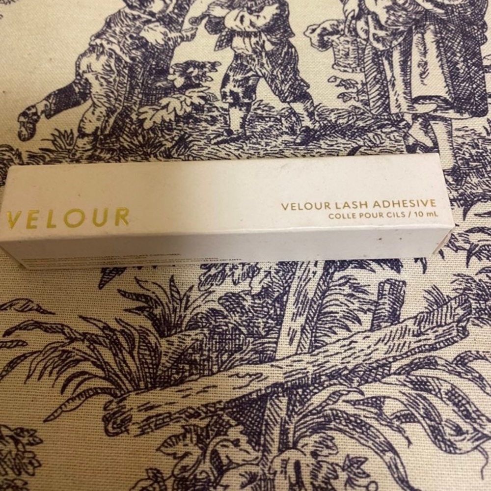 NIB - Velour Lash Adhesive/Glue
